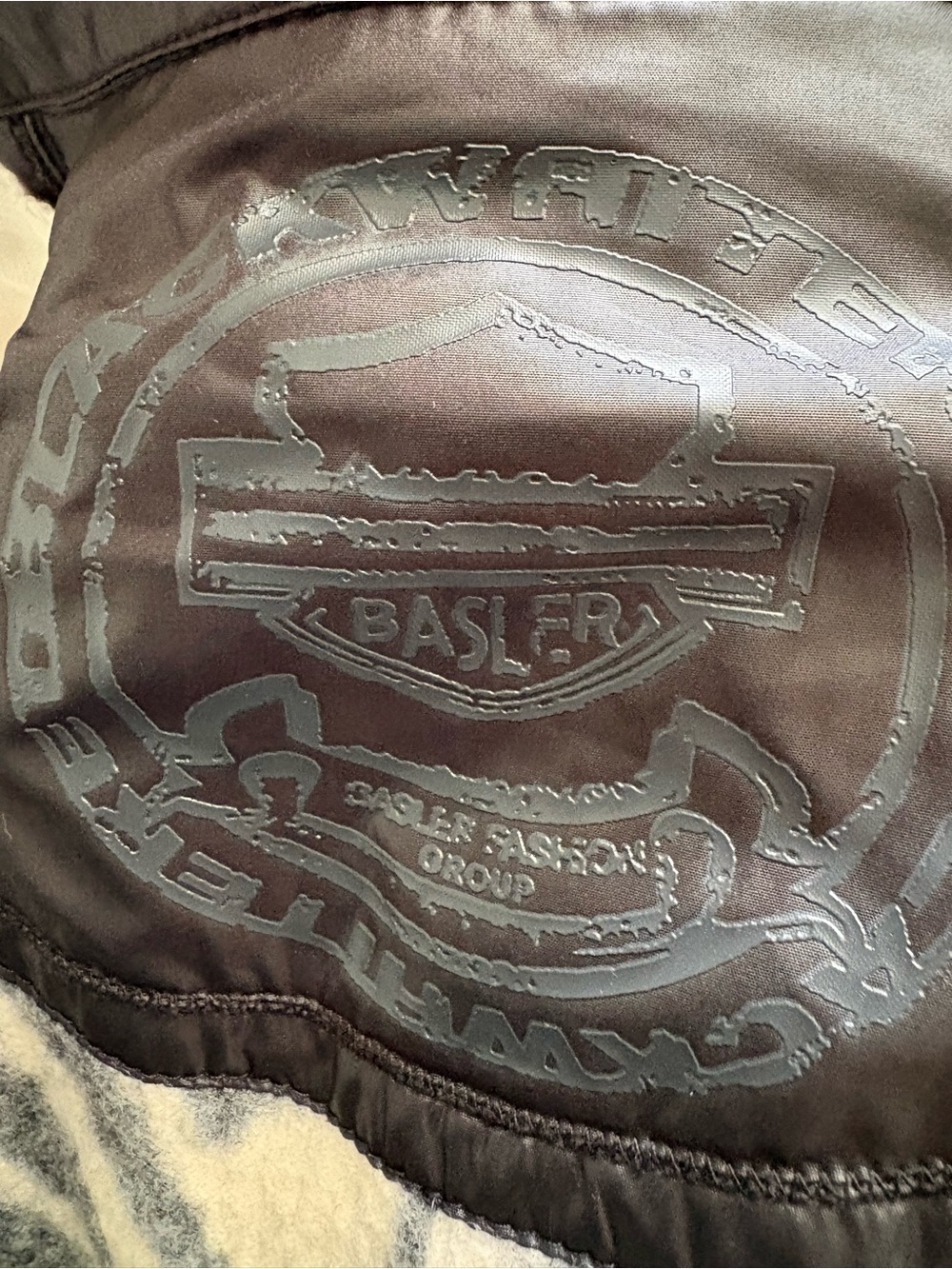 Basler Women’s 6 Designer Zebra Animal Print 100% Wool Jacket w/ Faux Leather - Picture 4 of 12